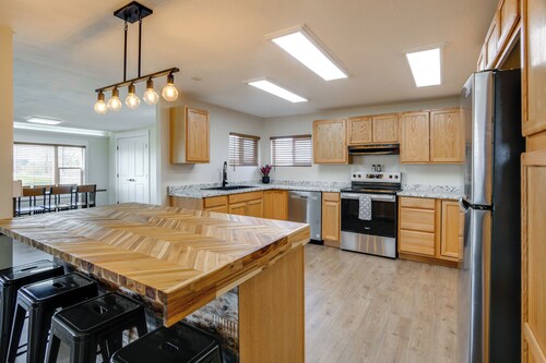 Modern + Spacious! Rural Home By Heise Hot Springs