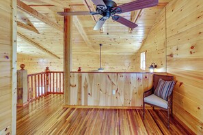 Interior - Hike & Unwind - Quiet Wooded Getaway in Pikeville (Pikeville)