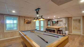 House (5 Bedrooms) | Interior