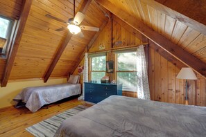 House (3 Bedrooms) | Interior - Hot Tub & Games! 'the Retreat' on Dale Hollow Lake (Byrdstown)