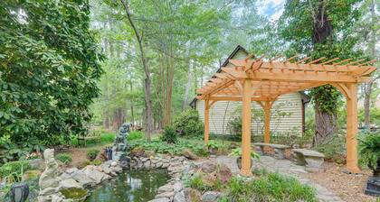 Pool Access! Cozy Couple's Getaway in Kilmarnock