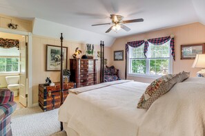 Interior - Pool Access! Cozy Couple's Getaway in Kilmarnock (Kilmarnock)