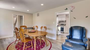 House (3 Bedrooms) | Interior