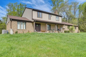 Interior - Lush & Secluded Family Getaway in Woodbine (Woodbine)