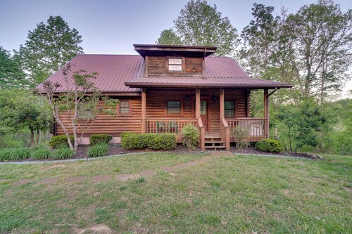 Wooded Cabin w/ Decks & Dale Hollow Lake Views!