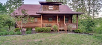 Wooded Cabin w/ Decks & Dale Hollow Lake Views!