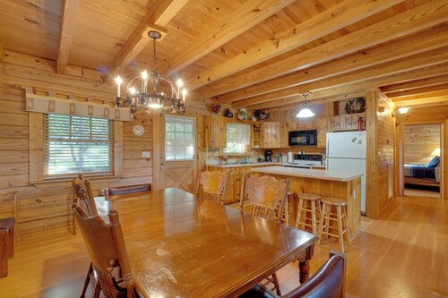 Wooded Cabin w/ Decks & Dale Hollow Lake Views!