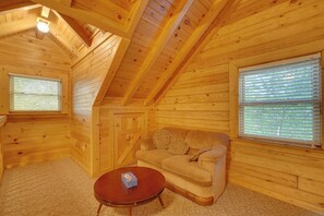 Interior - Wooded Cabin w/ Decks & Dale Hollow Lake Views! (Byrdstown)