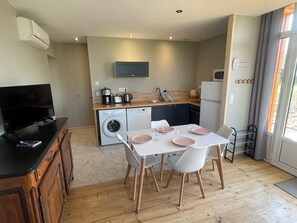 Private kitchen - L'ancien Atelier - On the towpath -5 km from Chambord (Muides-sur-Loire)
