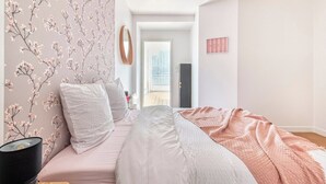 4 Schlafzimmer, Bügeleisen/Bügelbrett, Reisekinderbett, WLAN