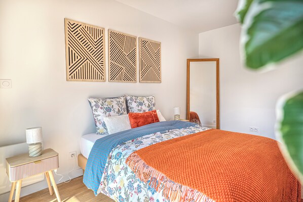 4 bedrooms, desk, iron/ironing board, free WiFi
