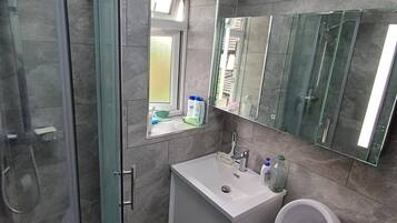 Shared Dormitory, 1 Bedroom | Bathroom