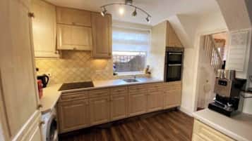 Shared Dormitory, 1 Bedroom | Private kitchen