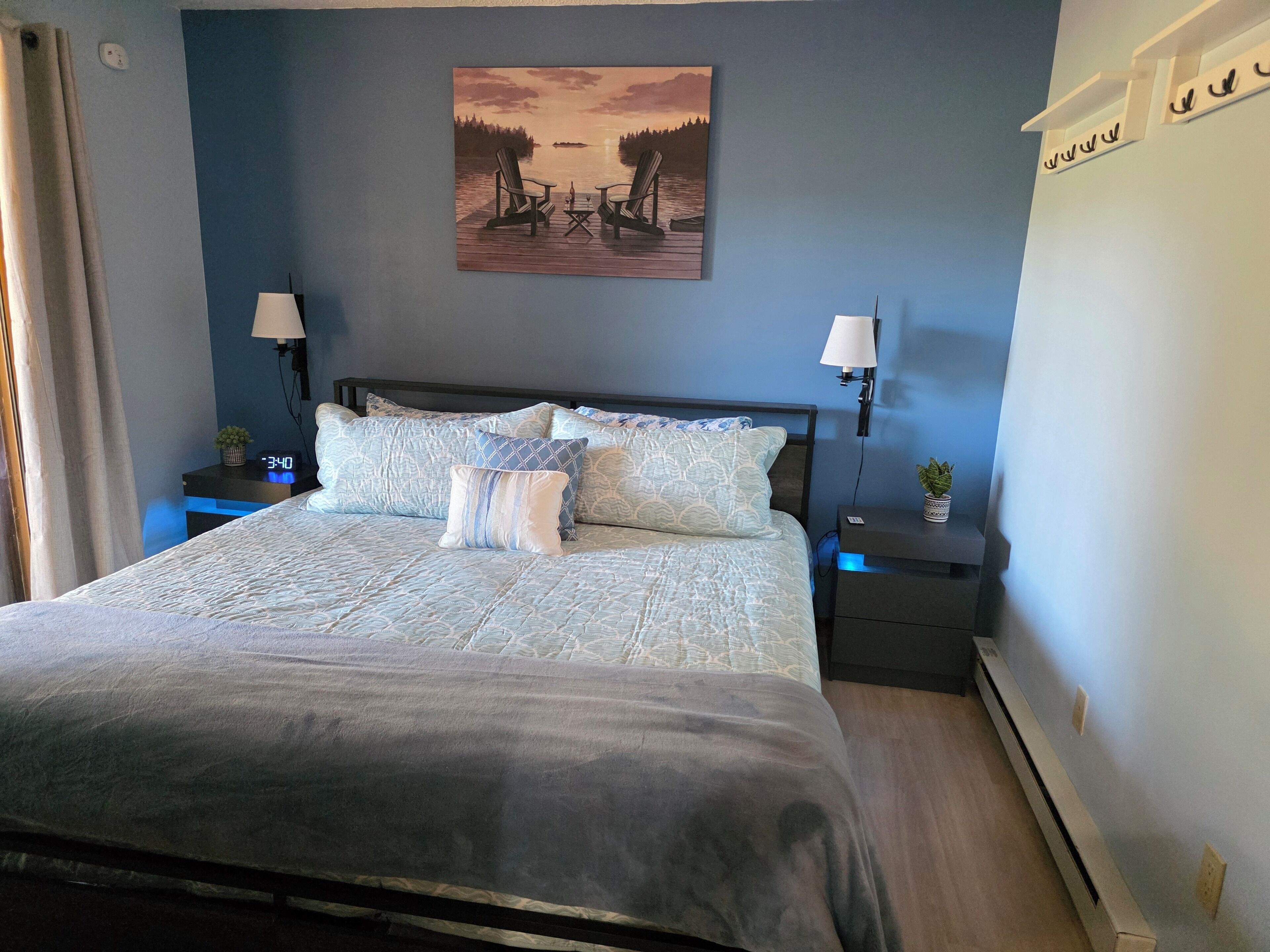 All Seasons Of Fun! 1 Bedrm Condo Sleeps 4  King Bed Close To Lakes Boat Parking - Michigan