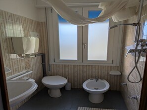 Bathroom - Caorle Ground Floor Property Near the sea (Caorle)