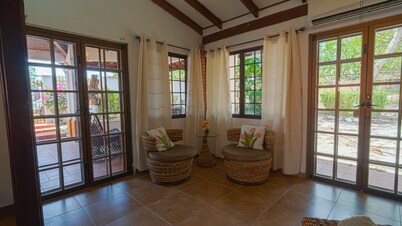 Colonial-Style House in Playa Coronado · Families and Groups · Pet-Friendly