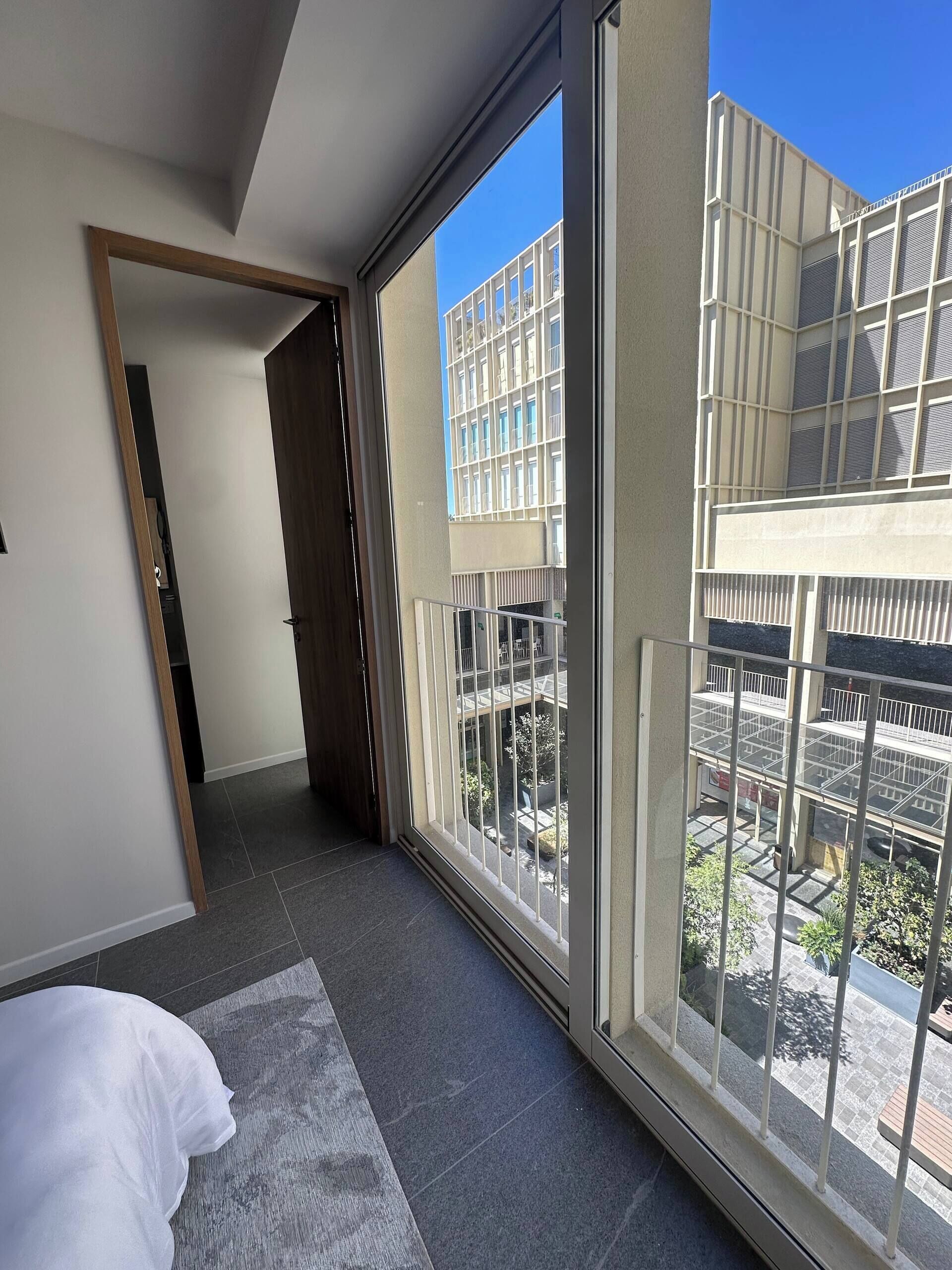 Suíte estúdio, vista para a cidade | Roupas de cama antialérgicas, espaço de trabalho para notebook