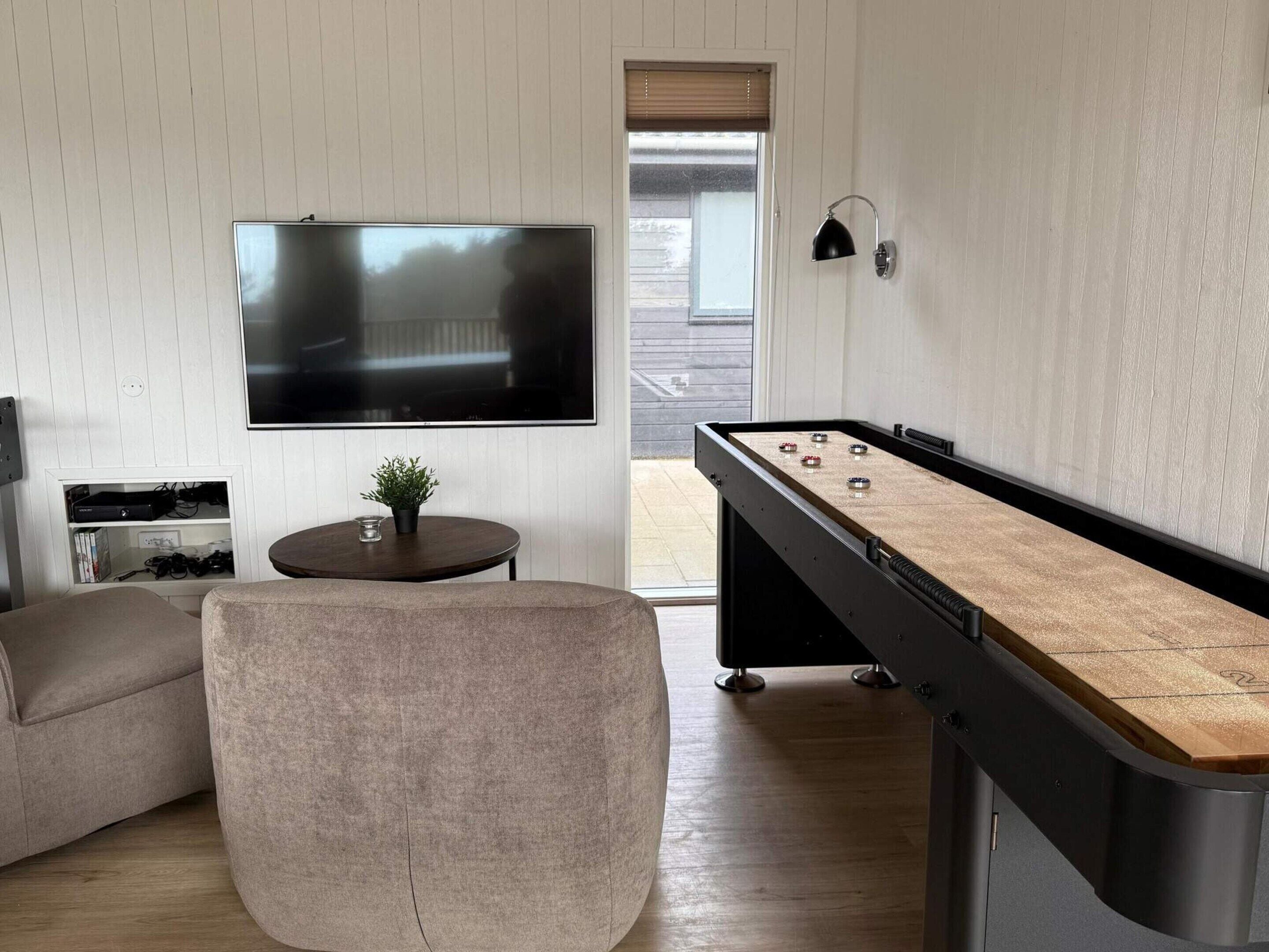 House | Game room