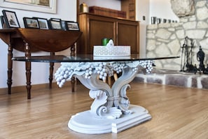 Interior - A warm cocoon with period charm (Verzenay)