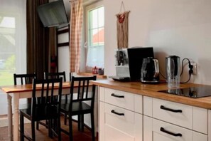 Dining - Holiday cottages by the sea in an oasis of peace (Smoldzino)