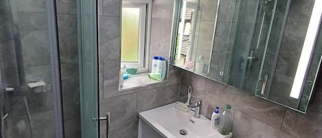 Dormitorio compartido, 1 habitación | Baño