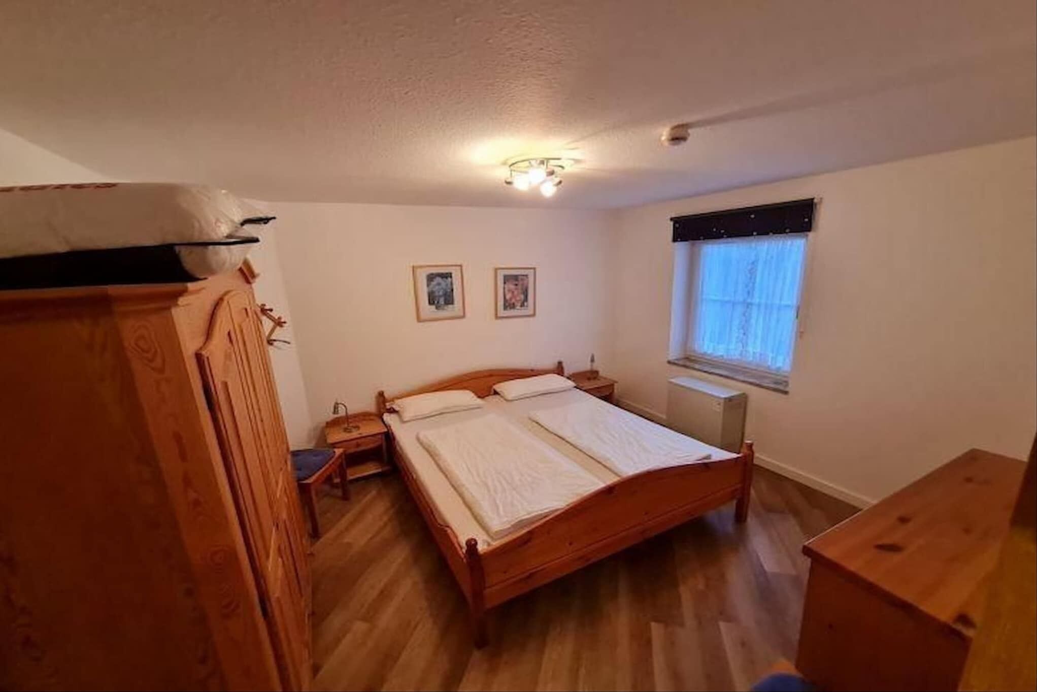 2 bedrooms, bed sheets