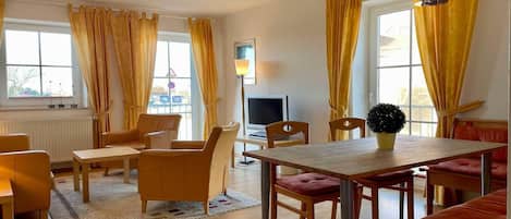 Smart TV, DVD player, stereo