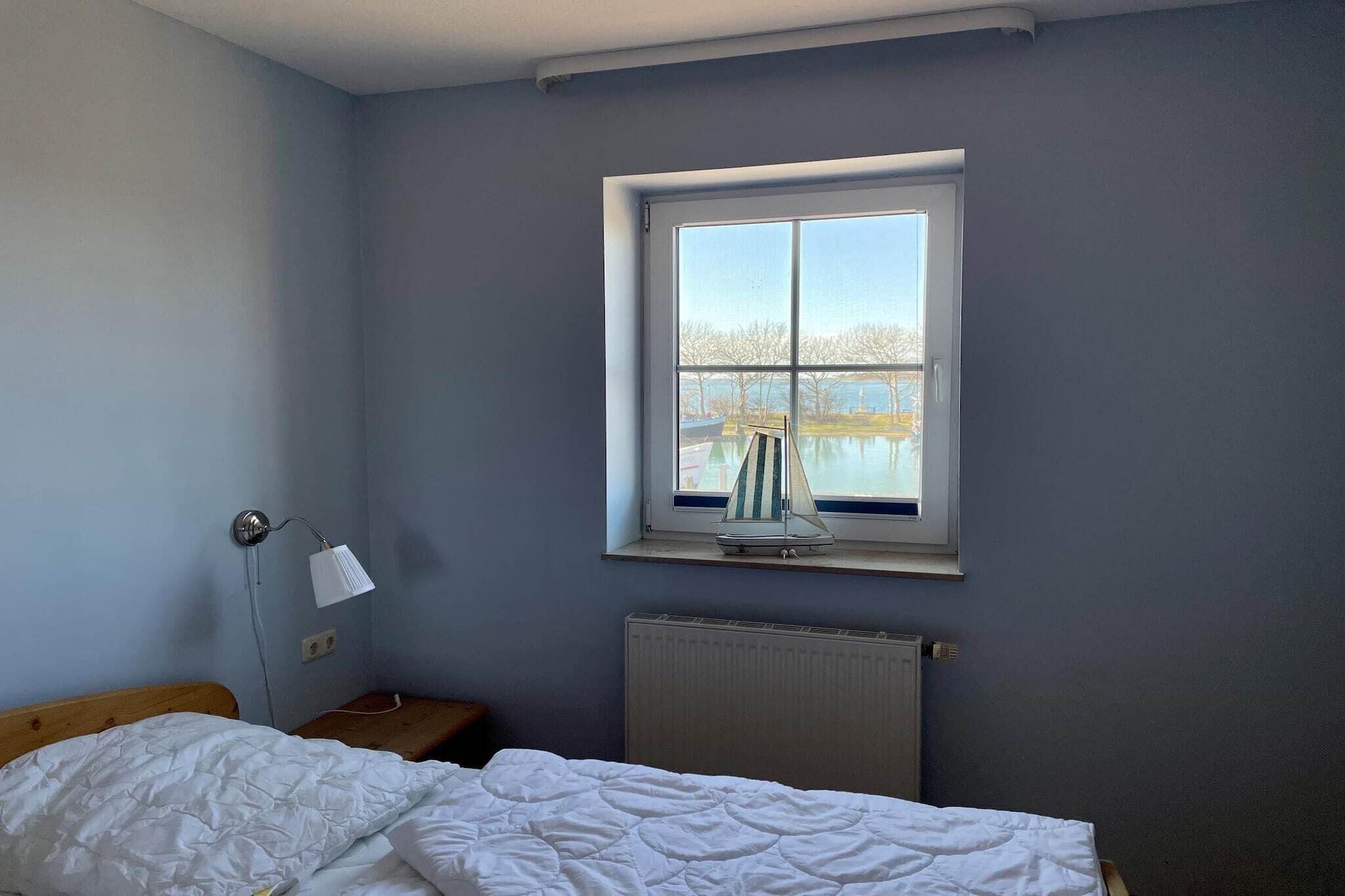 2 Schlafzimmer, Reisekinderbett