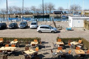 Outdoor dining - Ferienwohnung in Orth auf Fehmarn (Orth)