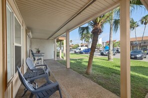 Terrace/patio - Sandcastle, Entertainment District (South Padre Island)