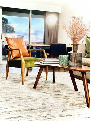 Living area - Chic & Cozy 1BR • Stunning Sunset Views + Gym Amenities (Philadelphia)