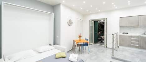 Deluxe Apartment, Balcony, City View