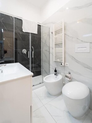 Deluxe-Doppelzimmer, Stadtblick | Badezimmer