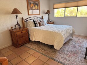 2 bedrooms, iron/ironing board, free WiFi, bed sheets - Welcome to Casa Ocotillo! Heart of Cave Creek! (Cave Creek)