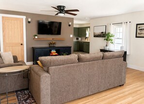 Living area - Walnut Street Retreat | Downtown, Dog Friendly (Windsor)