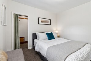 2 bedrooms, desk, iron/ironing board, travel cot
