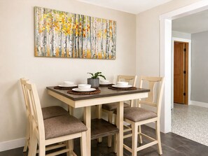 Dining - Walnut Street Retreat | Downtown, Dog Friendly (Windsor)