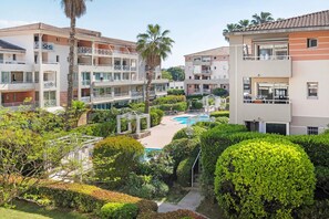 Exterior - Studio Apartment 'L'oasis' with Shared Pool, Private Terrace, and Air Conditioning (Cagnes-sur-Mer)