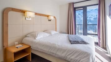 Appartement | 2 chambres, ameublement personnalisé, fer et planche à repasser