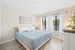 2 bedrooms, iron/ironing board, WiFi, bed sheets - Oceanfront Resort with Tennis Pool Spa (Hilton Head Island)