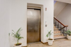 House | Interior - Super Deluxe Roomhotel Santosh Palace (Prayagraj)