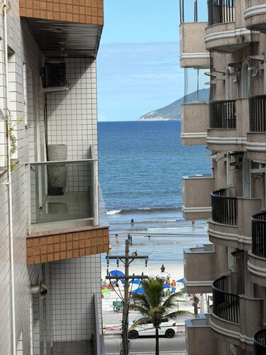 Apartment 408, beachfront penthouse in Praia do Forte - Cabo Frio