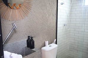 Villa | Bathroom