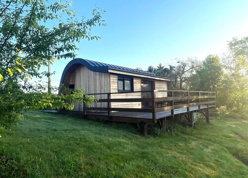 Cabane La Pocquita, a wooden cocoon to reconnect with nature.