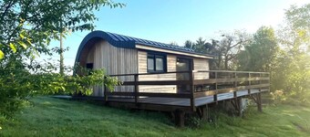 Cabane La Pocquita, a wooden cocoon to reconnect with nature.