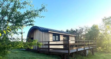 Cabane La Pocquita, a wooden cocoon to reconnect with nature.