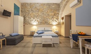 1 chambre, fer et planche à repasser, Wi-Fi gratuit, draps fournis