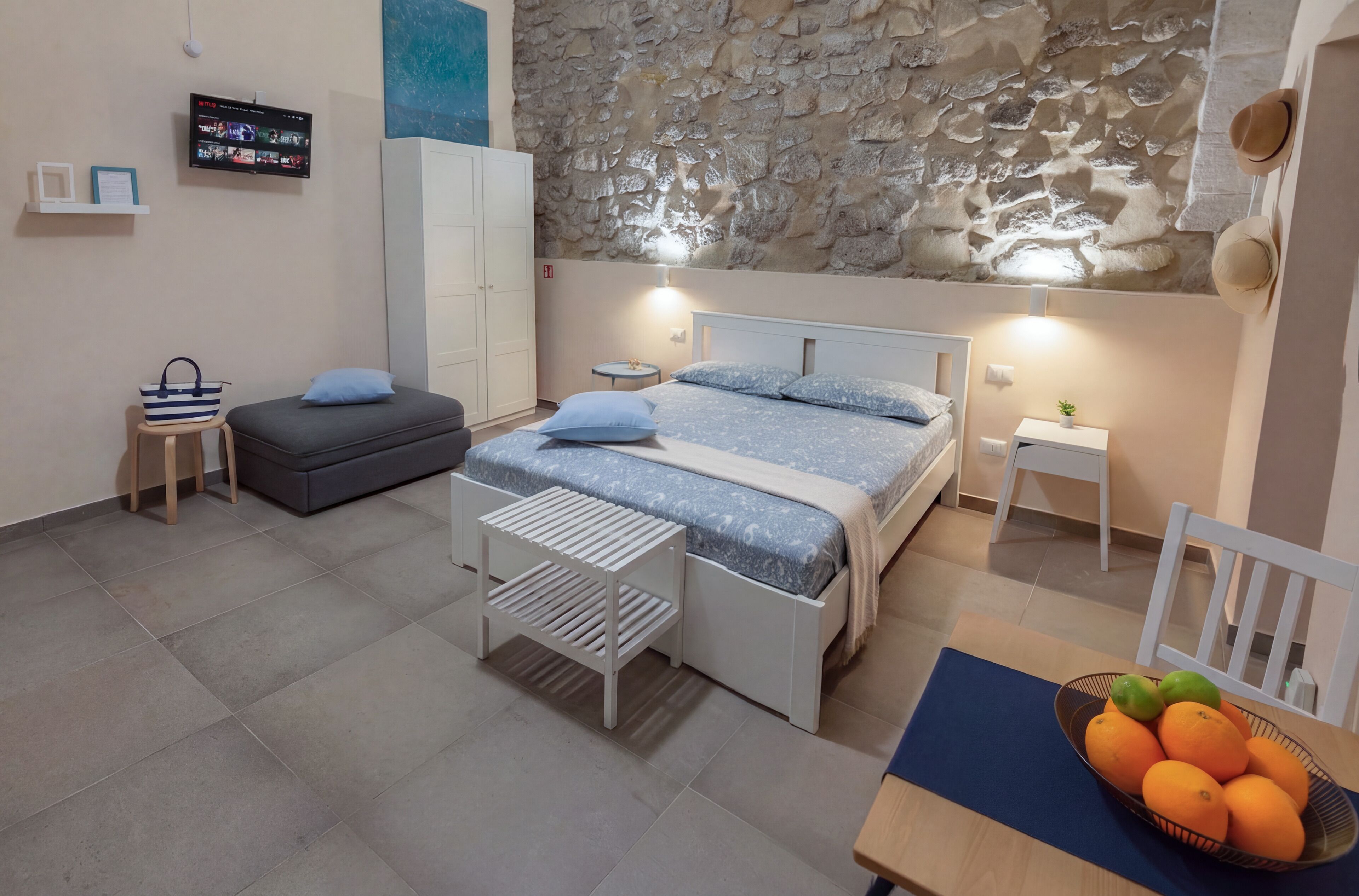 1 chambre, fer et planche à repasser, Wi-Fi gratuit, draps fournis