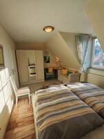 2 habitaciones y muebles diferentes 