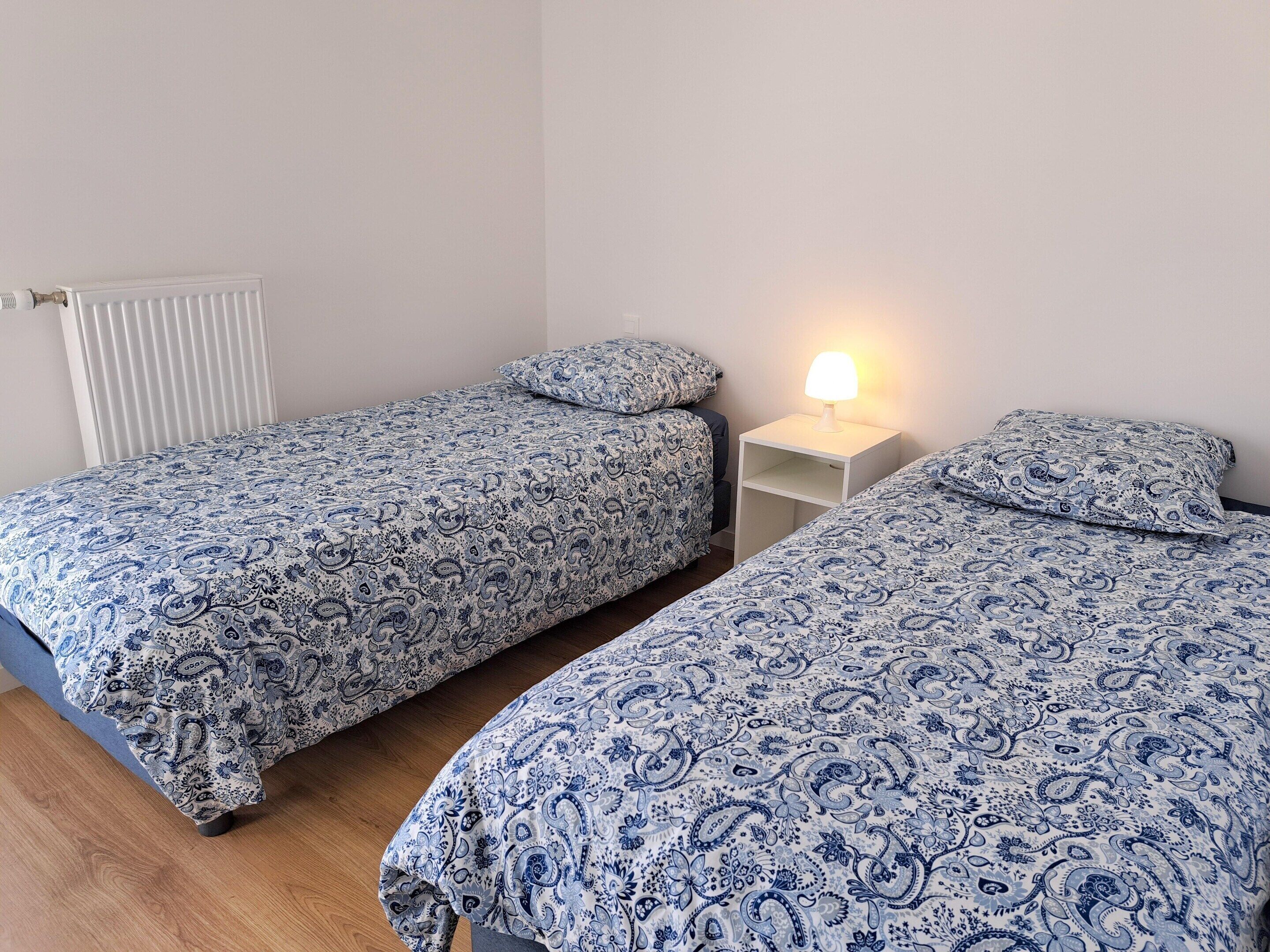 Apartemen | 2 kamar tidur dan dilengkapi dengan perabotan berbeda-beda